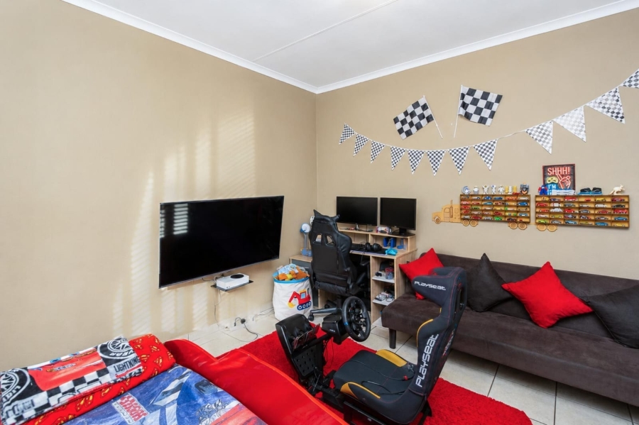 4 Bedroom Property for Sale in Safari Gardens North West